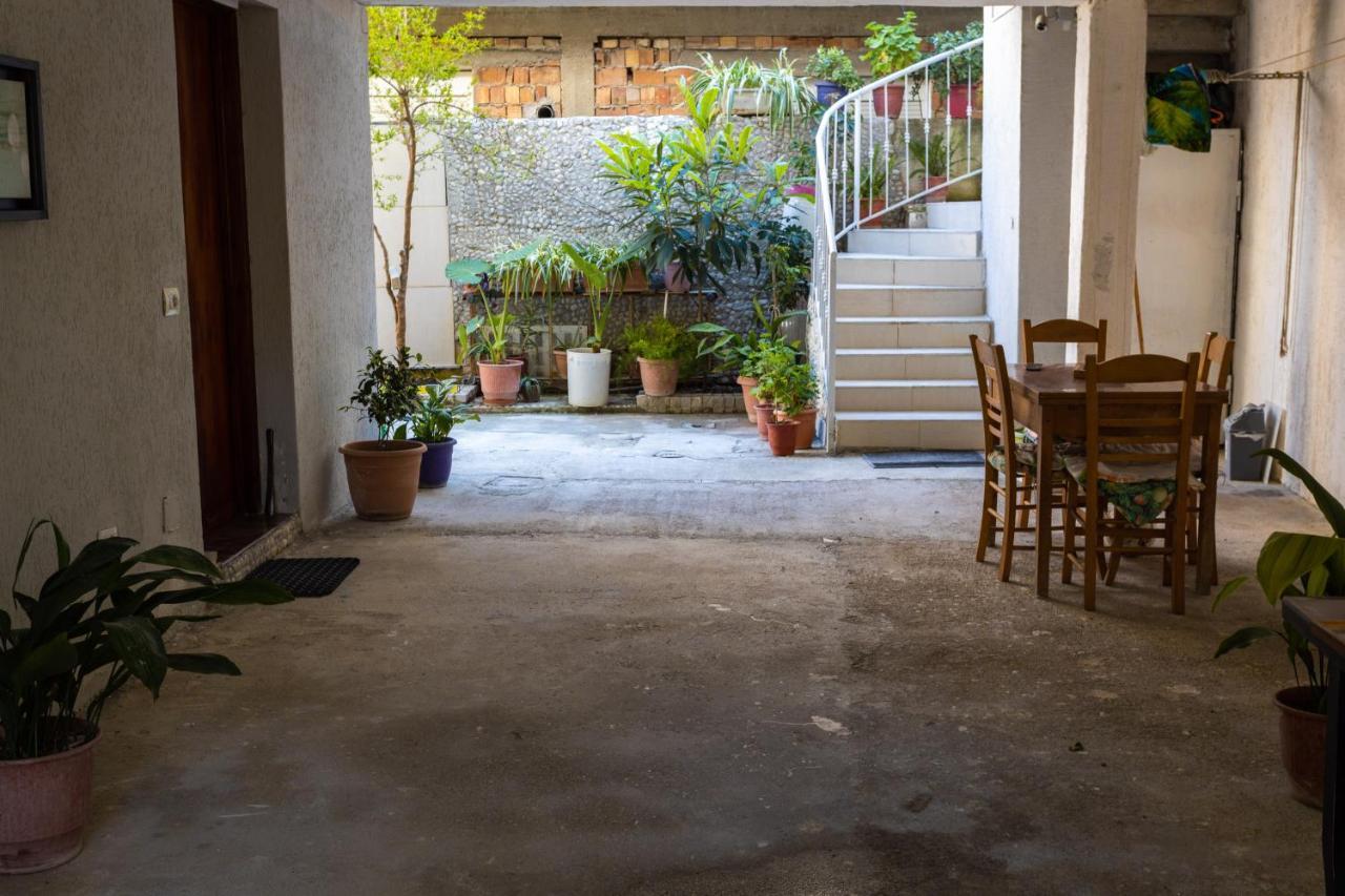 Toni'S Studios Vlorë Eksteriør bilde